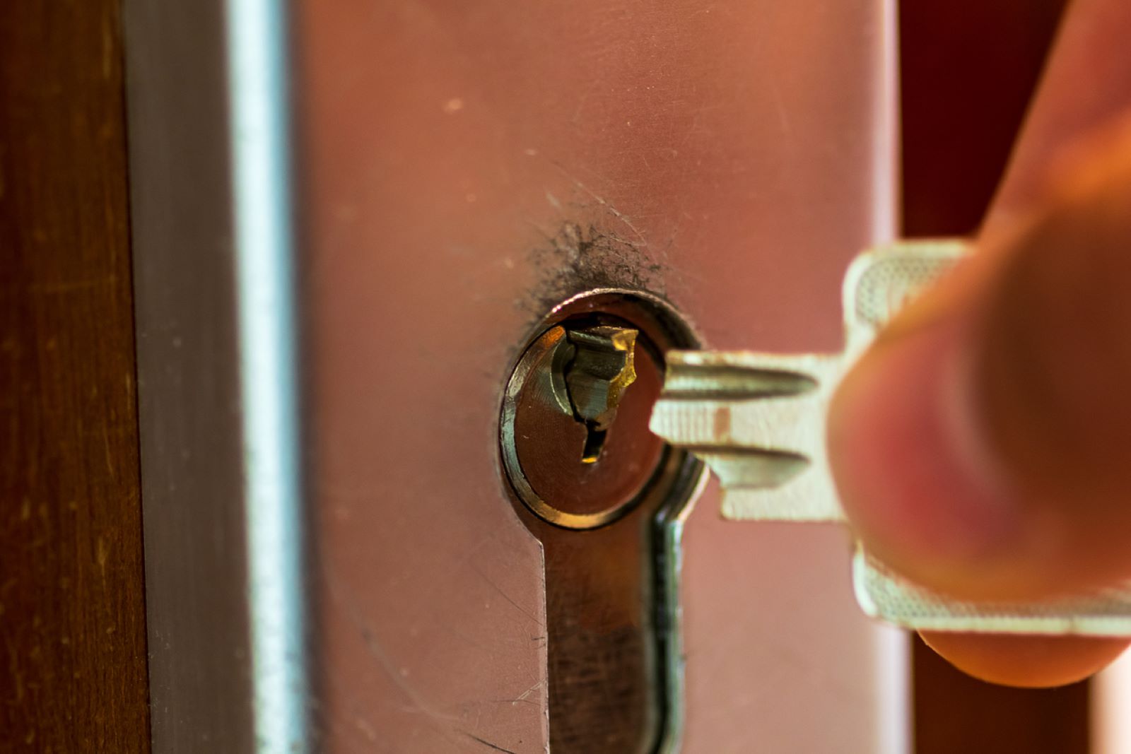 broken key emergency locksmith services
